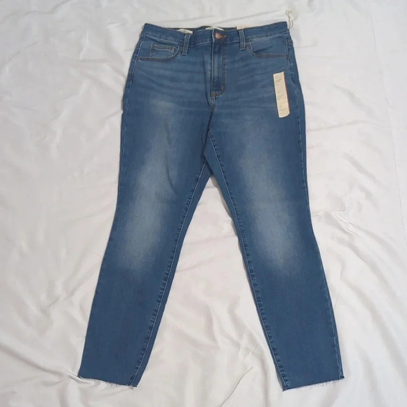 NWT Universal Thread High-Rise Skinny Jeans, Color Med Wash Size 10S - Picture 2 of 16